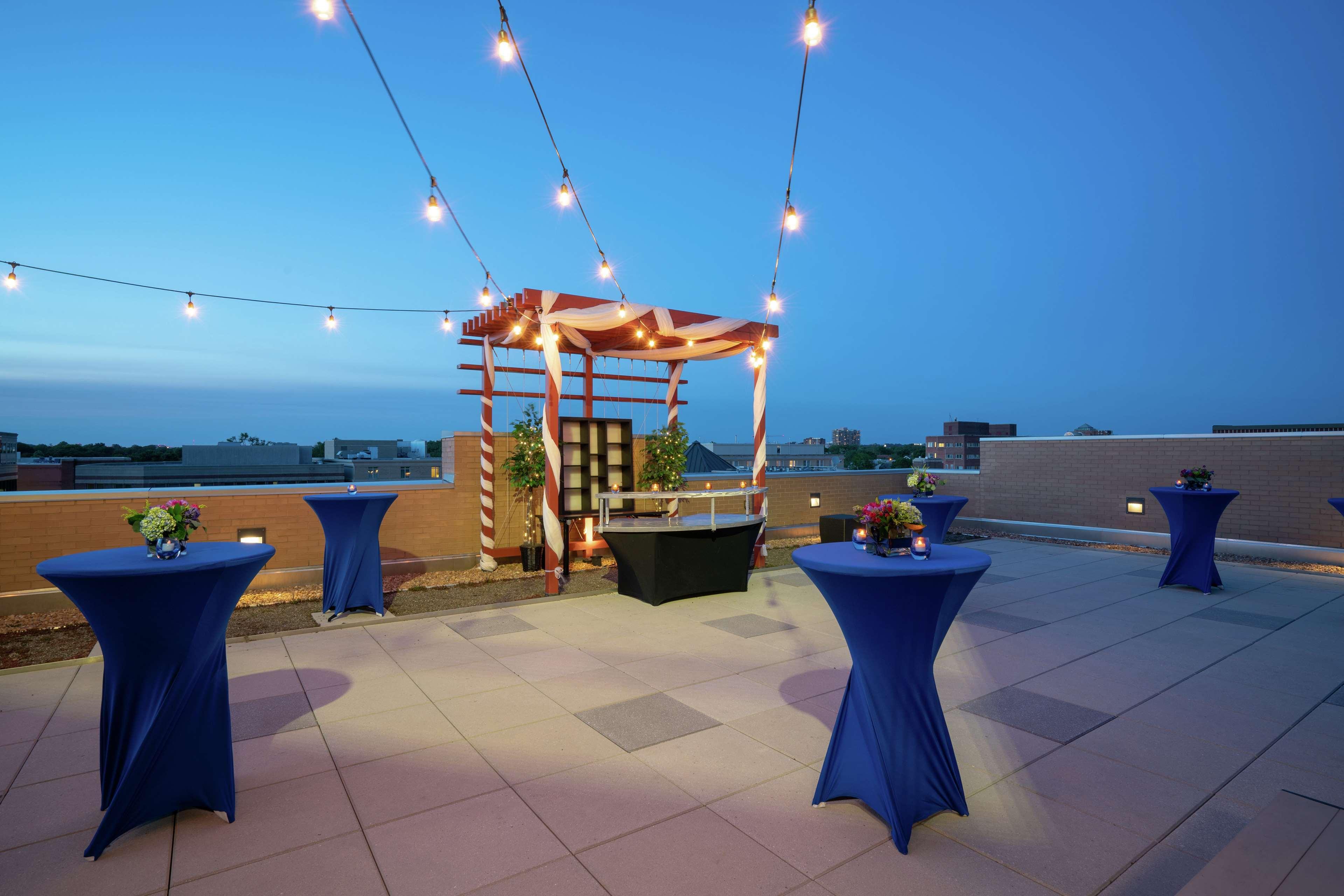 Hilton Garden Inn Alexandria Old Town National Harbor Exterior photo