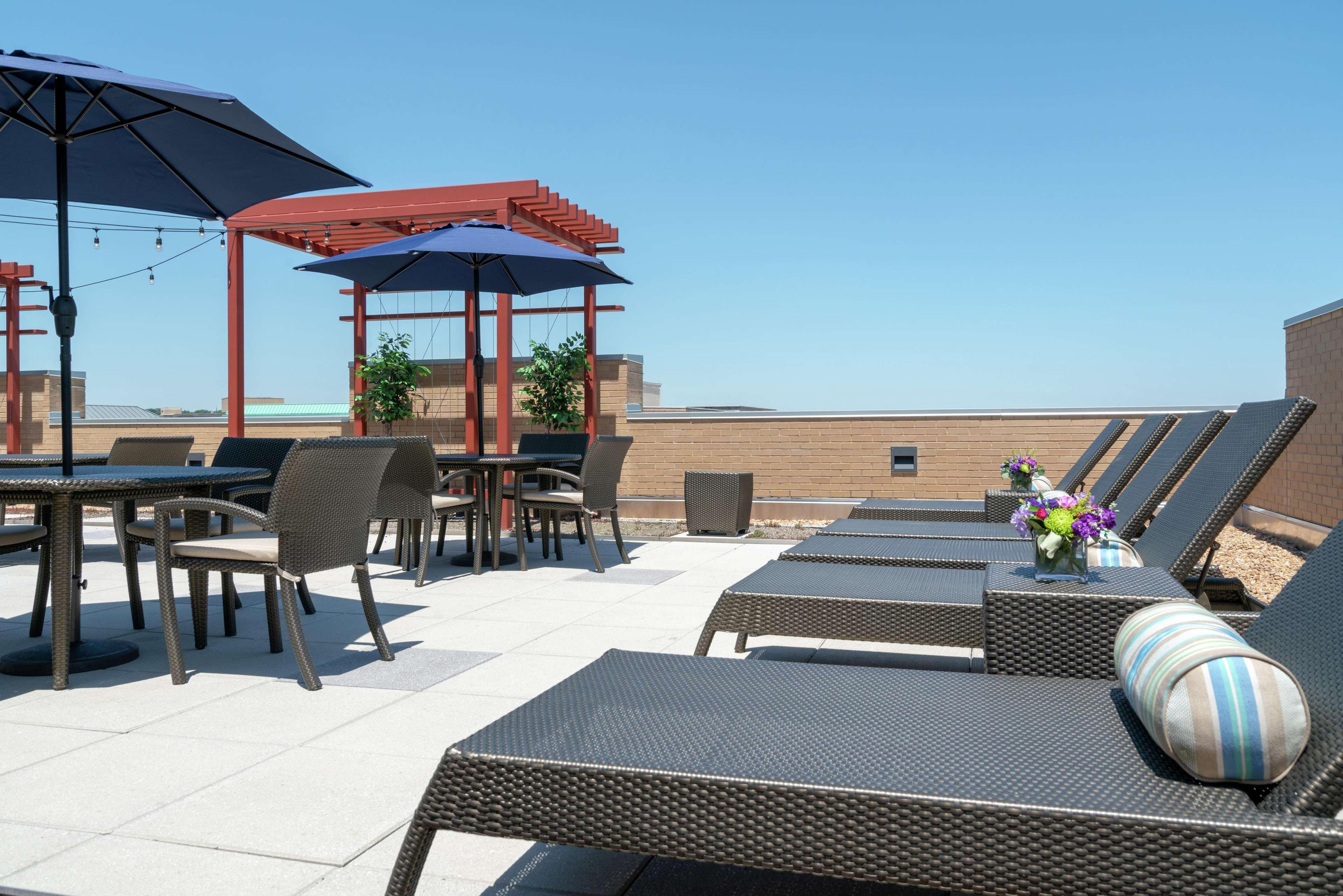 Hilton Garden Inn Alexandria Old Town National Harbor Exterior photo