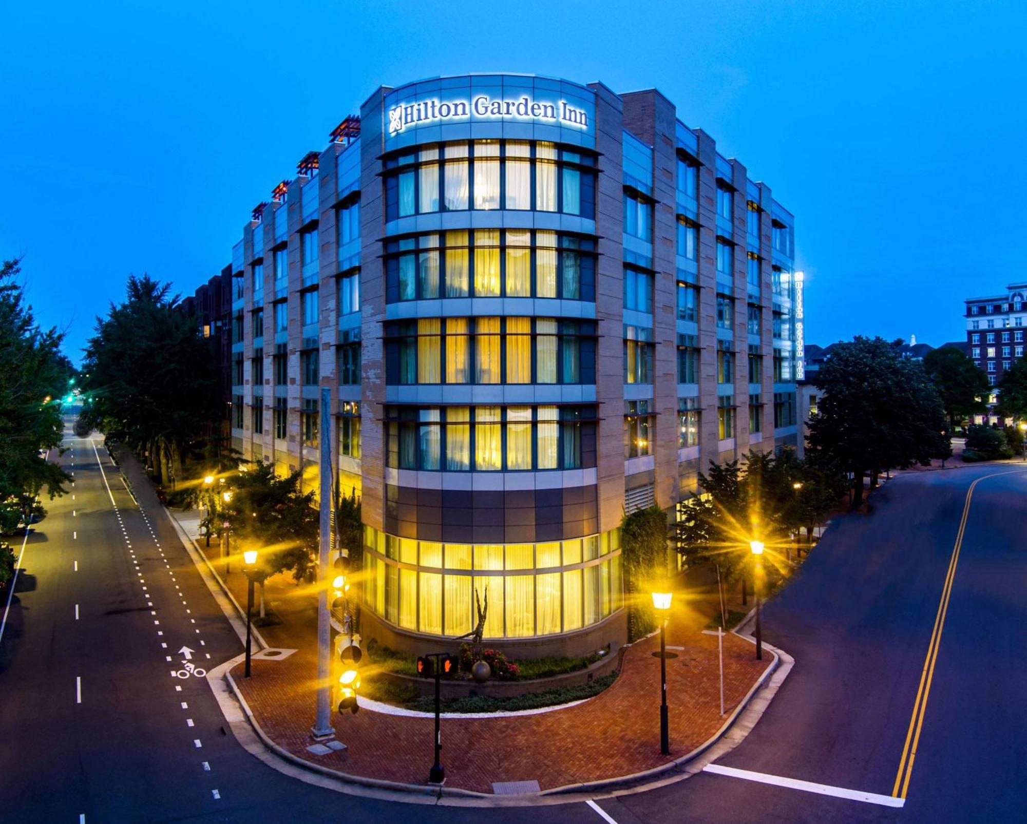 Hilton Garden Inn Alexandria Old Town National Harbor Exterior photo