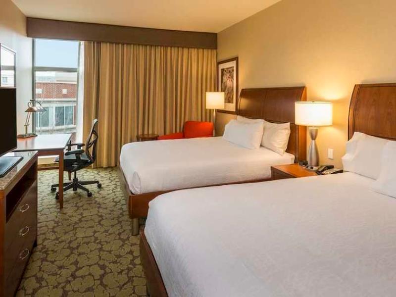 Hilton Garden Inn Alexandria Old Town National Harbor Exterior photo
